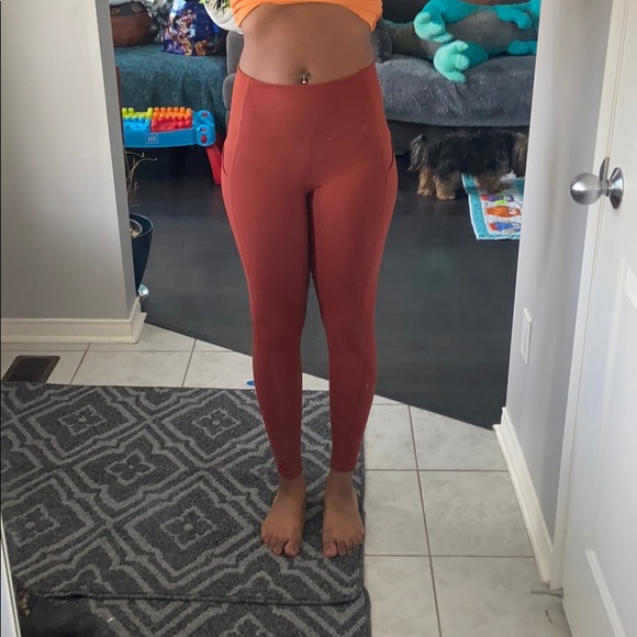 Fabletics High-Waisted Pocket Leggings - Picture 5 of 7